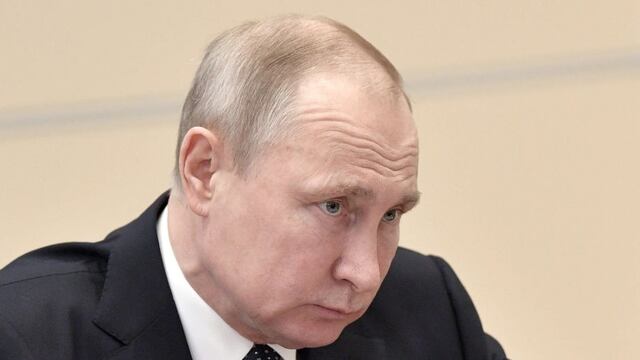 Putin asegura que economía rusa crece más rápido que la media mundial pese a sanciones