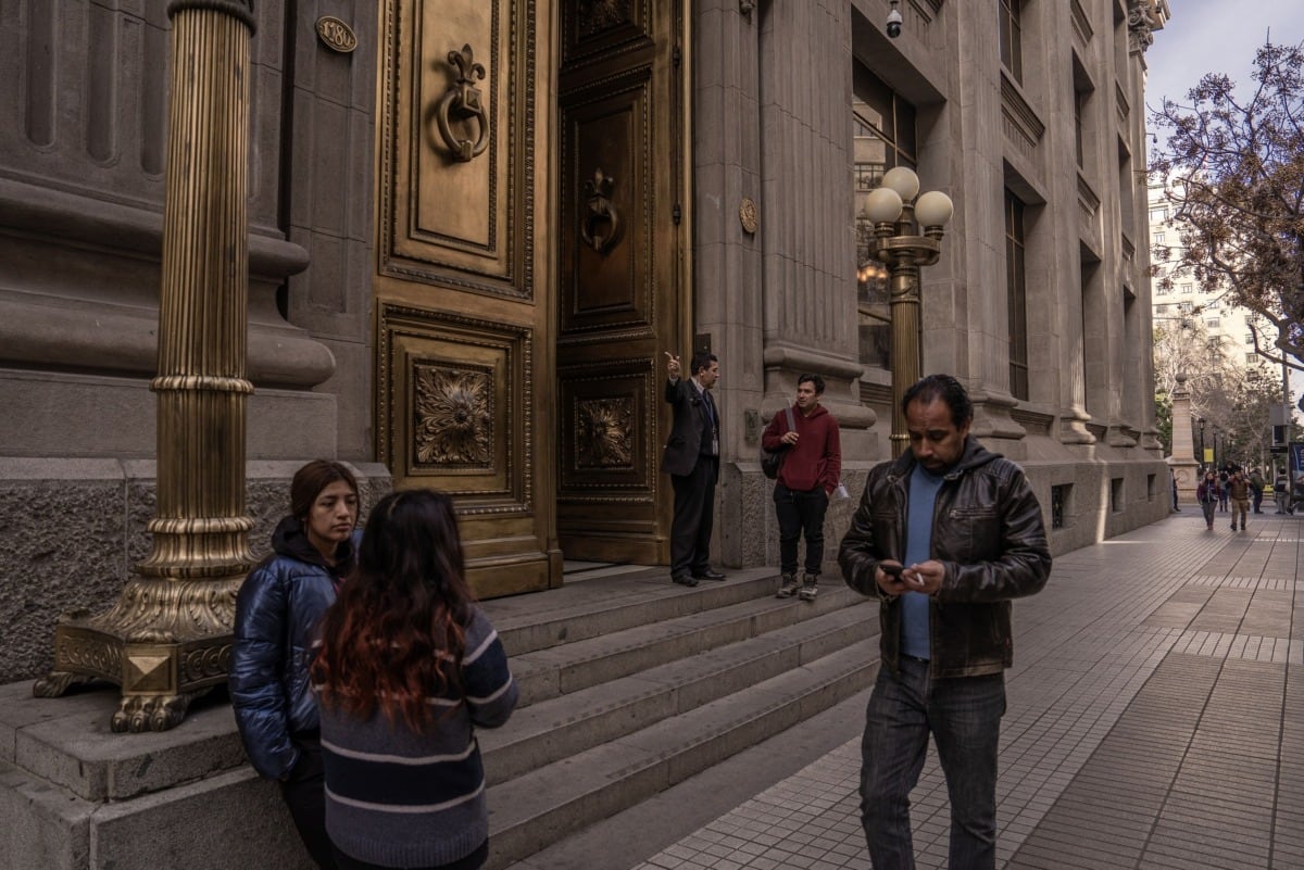 Algunos miembros del Consejo expresaron su preocupación por el impacto que podría tener un recorte de un punto porcentual completo en las expectativas del mercado financiero, lo que posiblemente conduciría a una mayor depreciación del peso. (Foto: Bloomberg)
