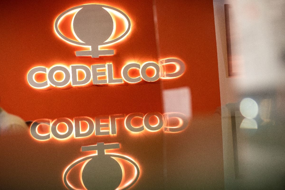 Codelco había reportado una producción de 1.3 millones de toneladas métricas, 0.5% mayor a la de 2024. Sin embargo, tras una auditoría interna se descubrió que sobreestimó sus cifras en unas 27,000 toneladas.