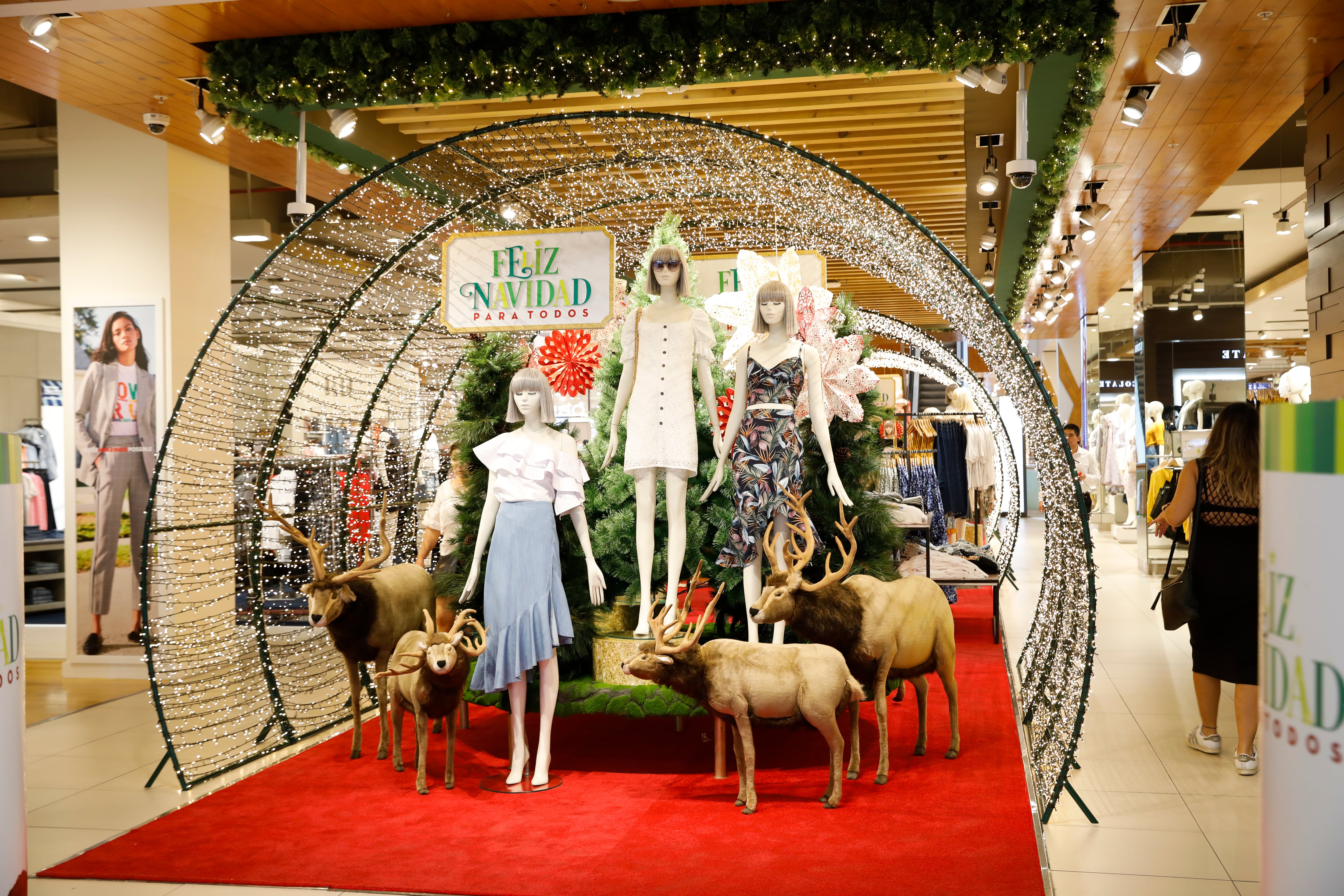 FOTOS DE LA DECORACION POR CAMPAÑA NAVIDEÑA DEL CENTRO COMERCIAL JOCKEY PLAZA. | Foto: GEC