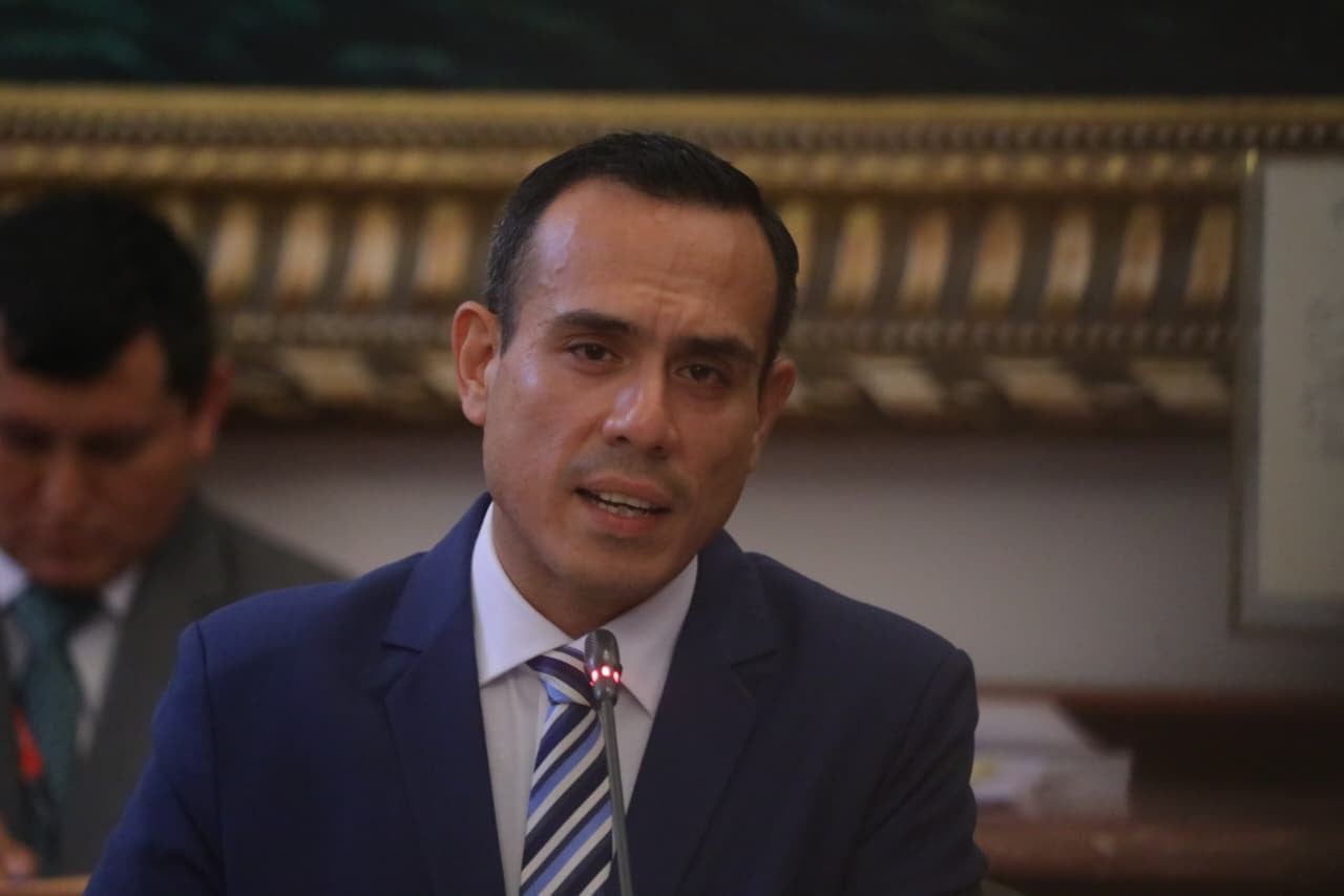 José Jerí niega actos ilícitos y denuncia intento de desestabilización ante la Comisión de Fiscalización. Foto: GEC.