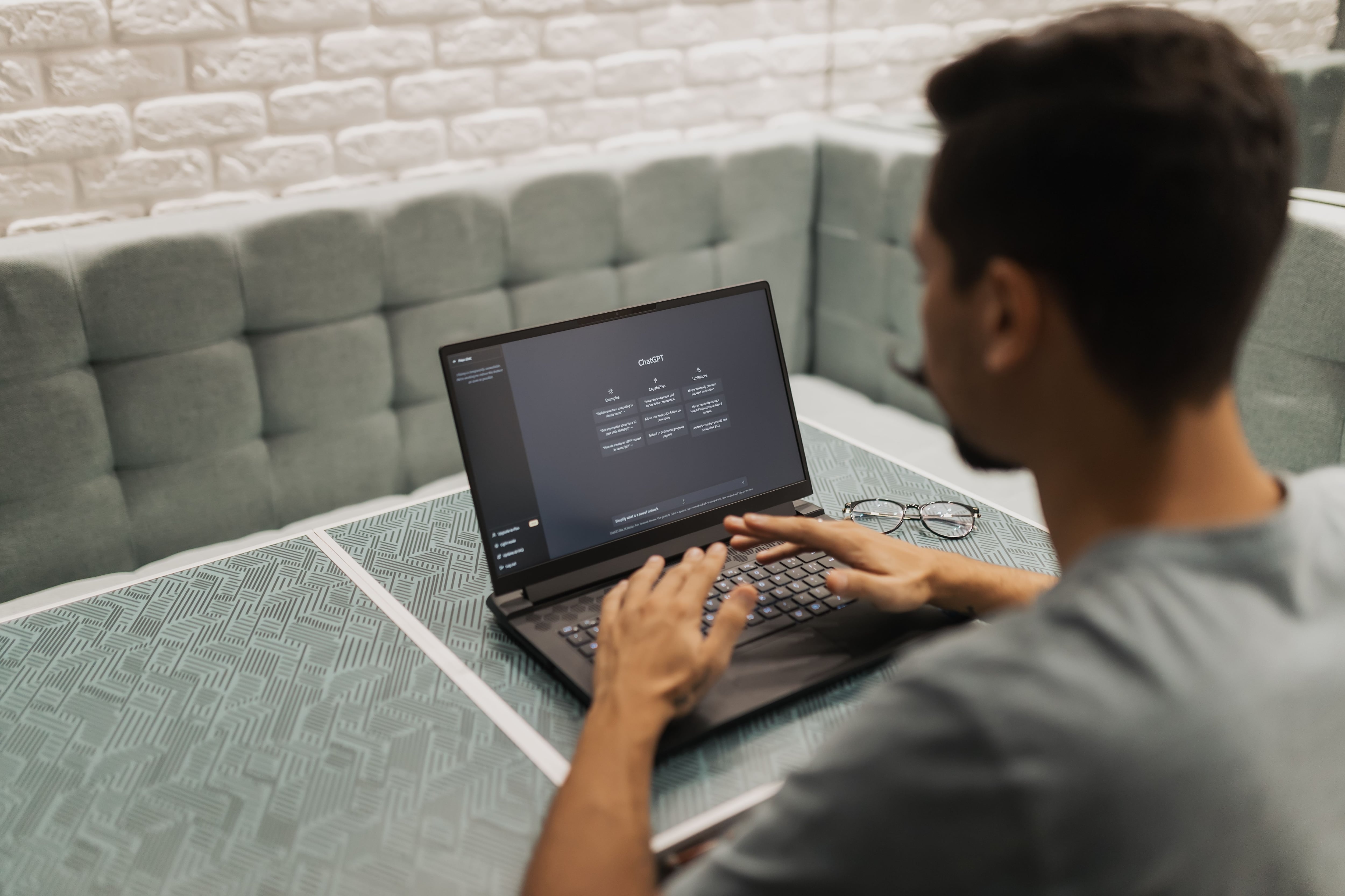 OpenAI frena desarrollo de Astra tras detectar alto riesgo de ciberseguridad. Foto: pexeels