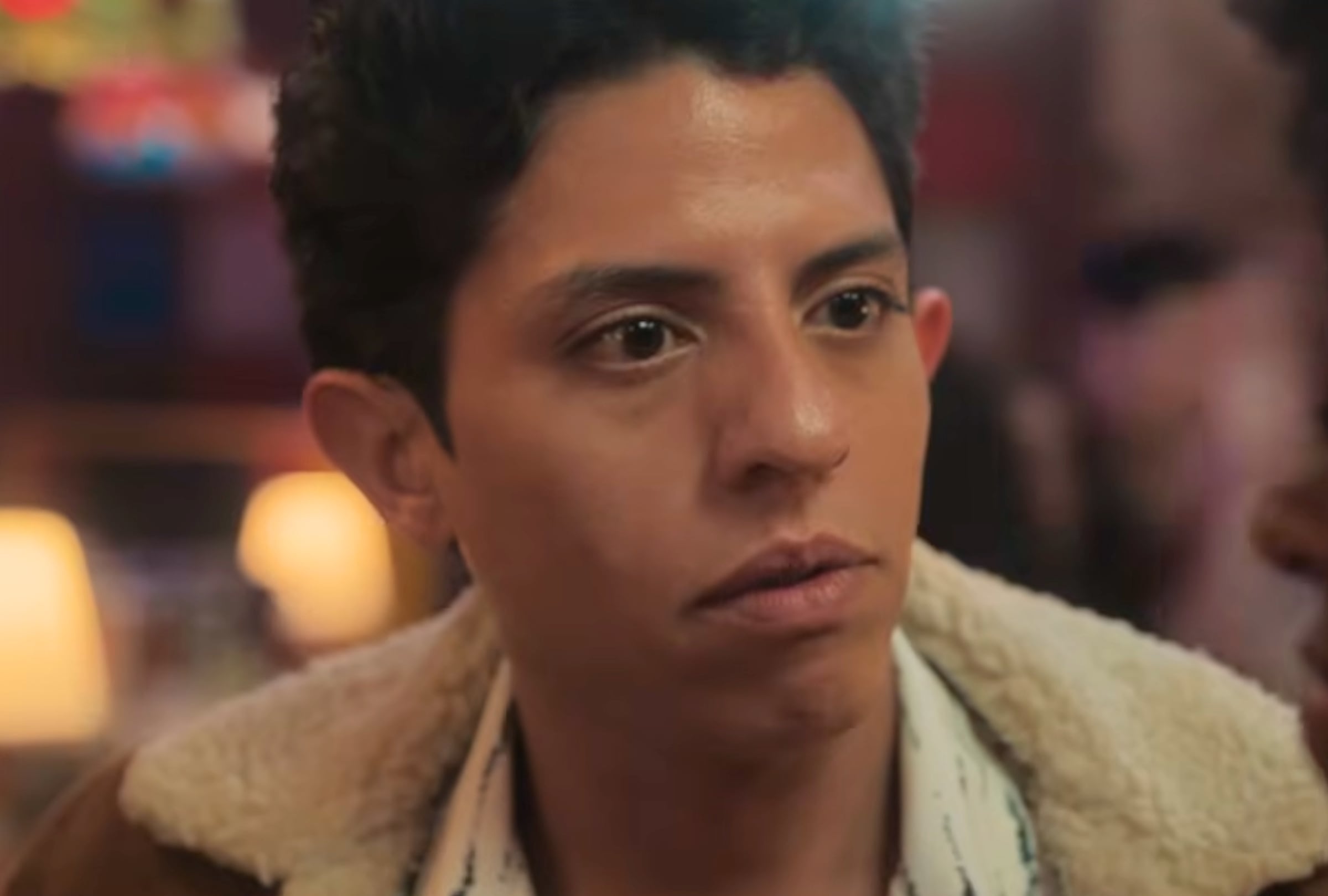 Martín Salcedo, interpretado por el actor Sergio Palau, en la serie colombiana "Salcedo, cuero y boogaloo" (Foto: Netflix)