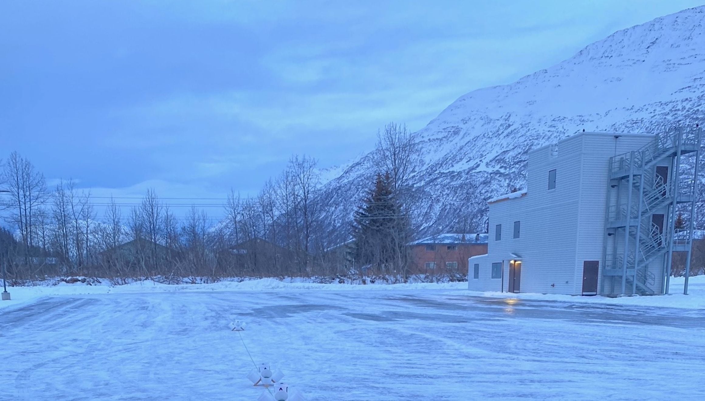 Valdez combina un entorno natural extremo con una belleza única para los amantes del invierno y la aventura (Foto: Valdez City/Facebook).