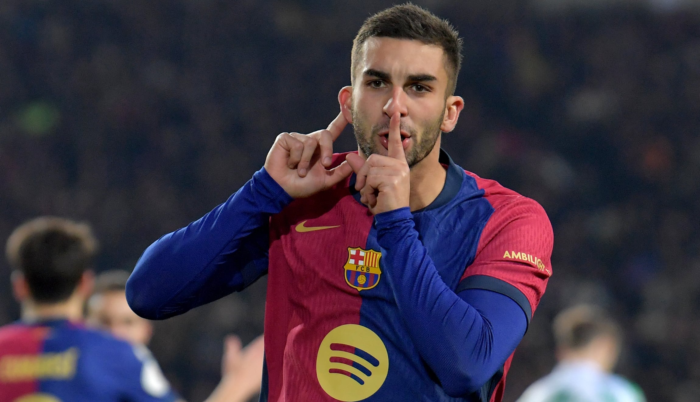 El Barcelona continúa con su paso arrollador y esta vez dejó en el camino al Real Betis, con una goleada como local por 5-0, para avanzar en la Coap del Rey. (Foto: AFP)