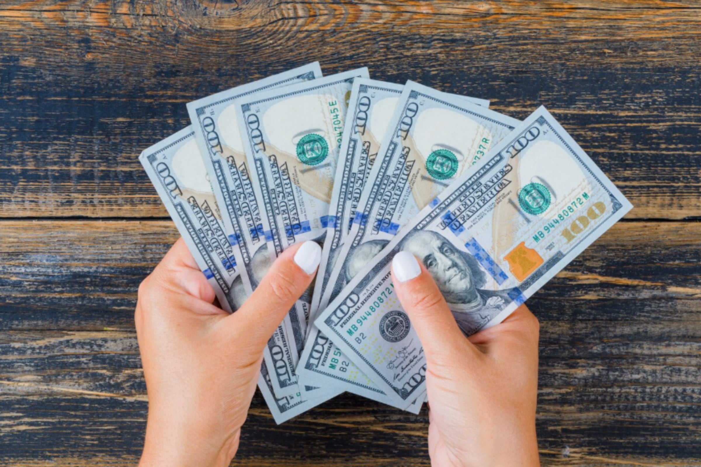 Los mexicanos suelen tener complicaciones durante el envío de remesas, ya que suelen pagar altas comisiones. (Crédito: Magnific / Imagen referencial)