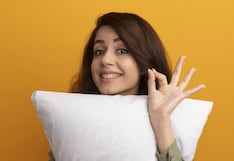 Que luzcan como nuevas: el mejor método para quitar el maquillaje de las fundas de almohada