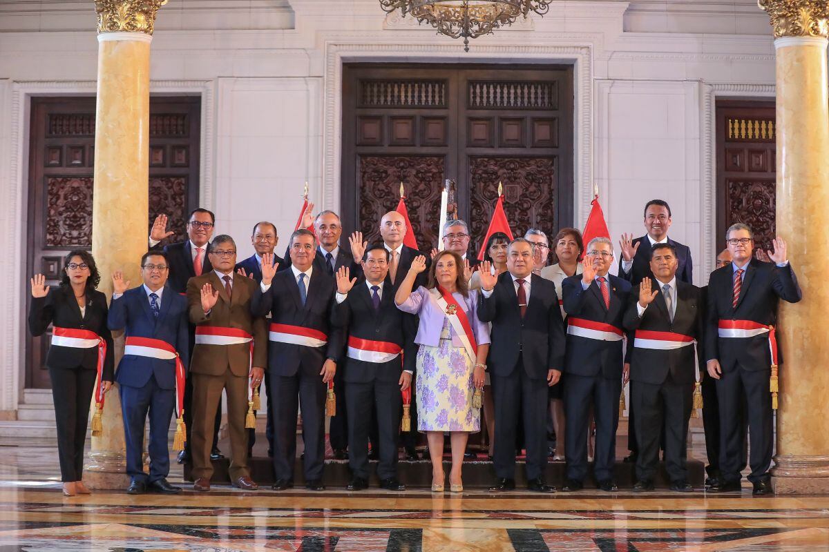 Dina Boluarte cambia de premier pero mantiene a casi todos los ministros en nuevo Gabinete. Foto: Presidencia.