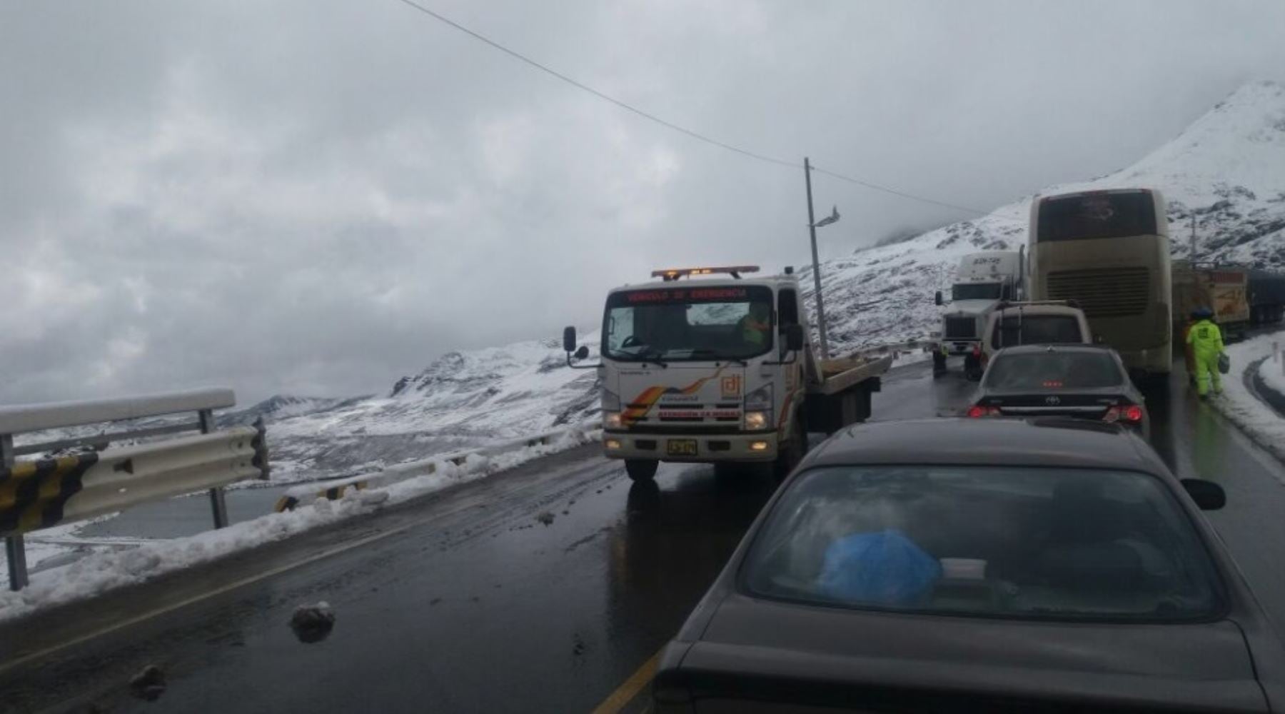 Caída de granizo intenso en la carretera.(Foto referencial: Andina)