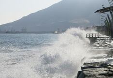 Cierran 72 puertos del litoral peruano por oleajes de intensidad moderada