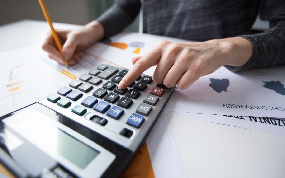 Los casados en EE. UU. deben cumplir con un trámite clave para establecer su tributación fiscal anual. (Crédito referencial: Freepik)