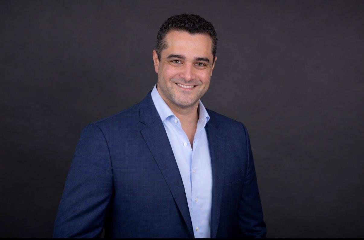 Alex Nano, Global CMO del Grupo AJE, detalla la apuesta por bebidas funcionales en Perú. Foto: Grupo AJE