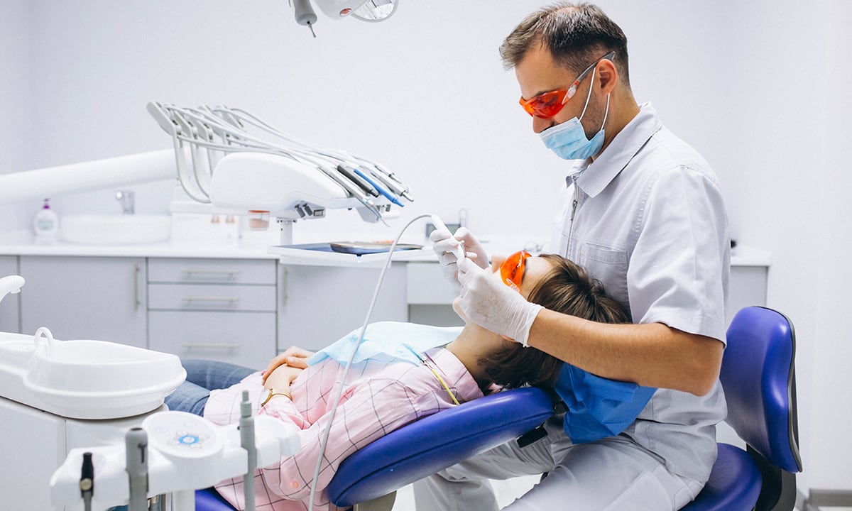 Smile and Go empezó a operar en 2020 y actualmente registra entre 200 y 300 alquileres de consultorios al mes, según la empresa. (Foto: Freepik)