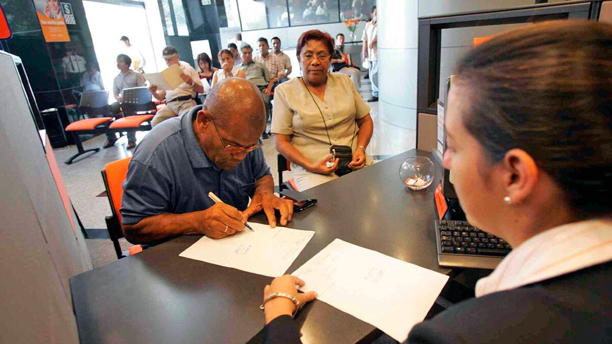 Muchos afiliados a la AFP están ansiosos por cobrara hasta 4 UIT (Foto: Andina)