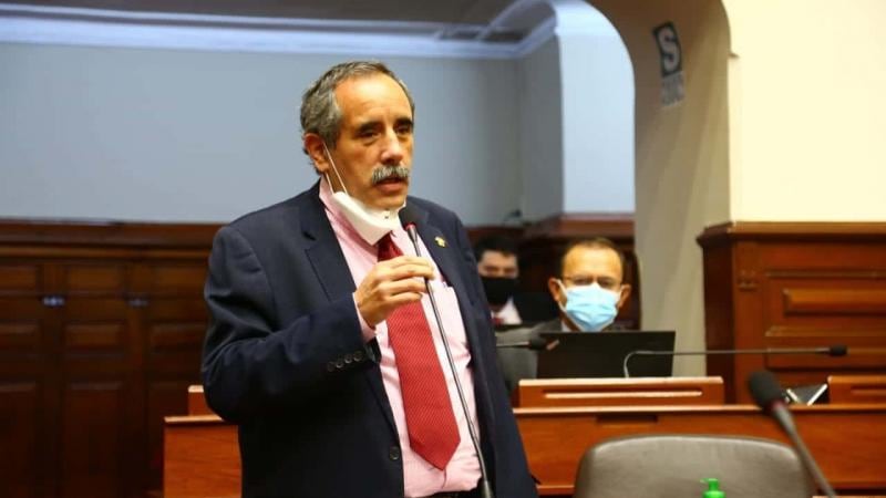 El excongresista Ricardo Burga, actual candidato a diputado por Acción Popular, se sumó a los cuestionamientos de un presunto fraude. Foro: Congreso