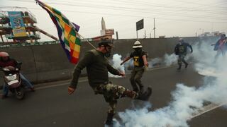 Marcha contra peaje: policías se enfrentan a manifestantes en Puente Piedra