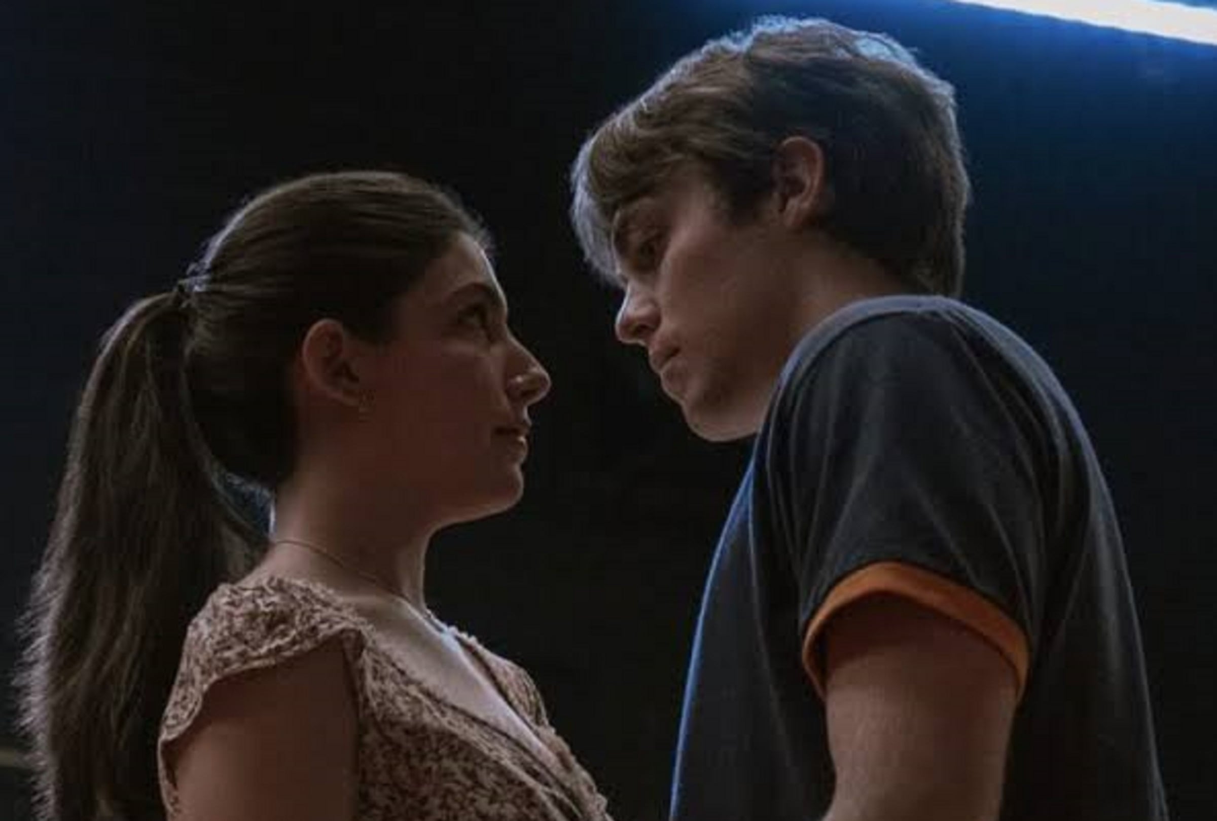 Sunny Sandler asume el papel de Sophie Birenbaum y Jack Champion asume el papel de Jack en la película "No se desea buena suerte" (Foto: Netflix)