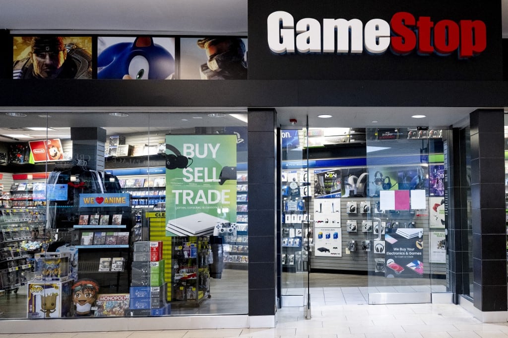 La firma estadounidense de videojuegos GameStop ha presentado una oferta hostil para adquirir la popular plataforma de comercio electrónico eBay por unos US$ 55,500 millones, una operación que contempla un precio de 125 dólares por acción, con una prima del 46%. (Foto: Jim WATSON / AFP)