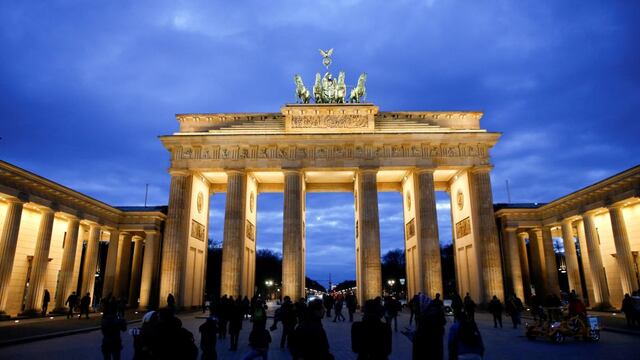 Berlín apaga las luces de sus monumentos para ahorrar electricidad por invasión rusa a Ucrania