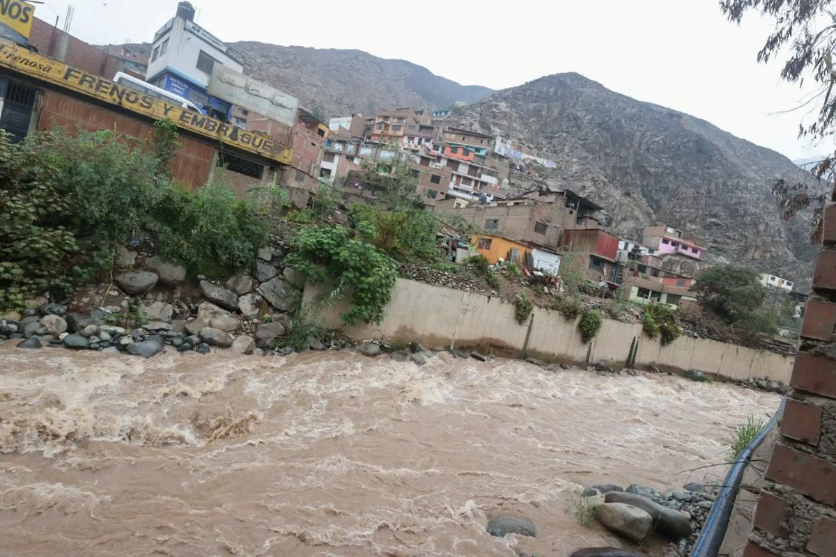 Lluvias intensas mantienen en alerta roja a ocho regiones del país ante el riesgo de huaicos y deslizamientos. Foto: Andina.