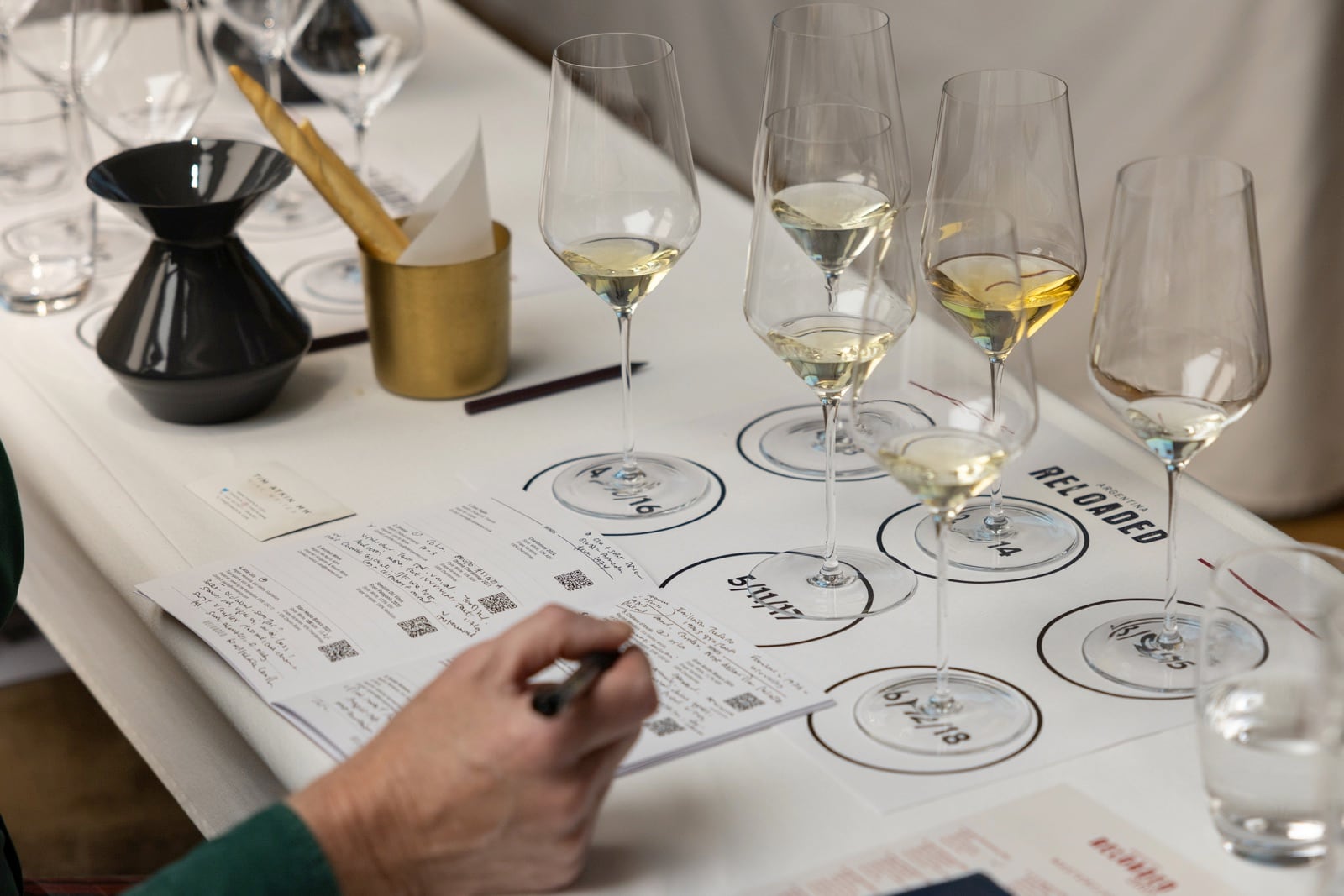 Argentina Reloaded nació con el propósito de presentar el vino argentino en su mejor contexto: en la mesa, en diálogo con la gastronomía y desde una lógica de servicio.