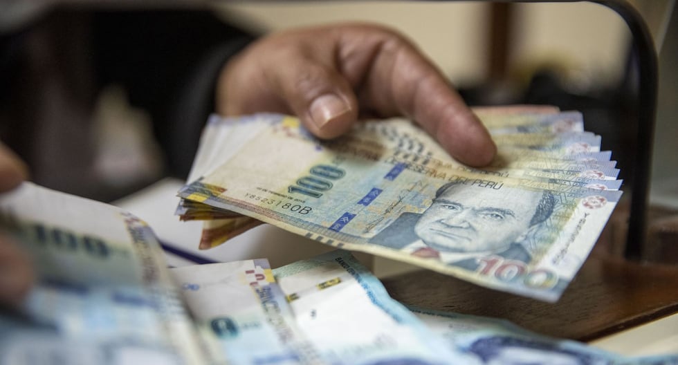 Perú enfrenta riesgo de déficit fiscal por encima de los límites establecidos