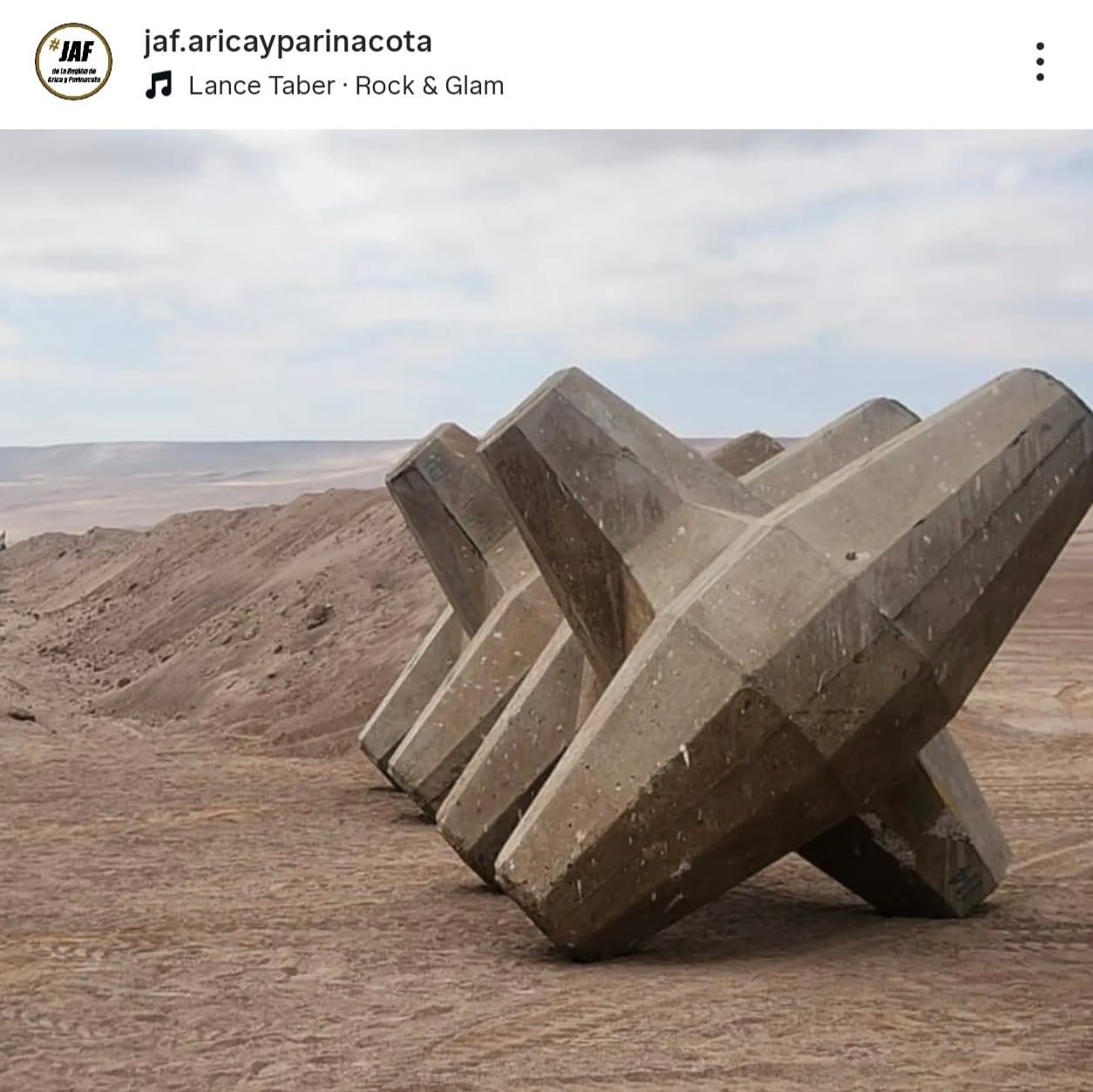 Chile coloca bloques en frontera con Perú. Foto Instagram Jefatura de Área Fronteriza de la Región de Arica y Parinacota