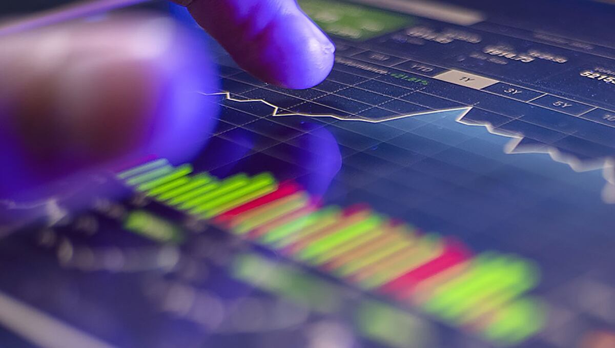 Si la historia sirve de referencia, la cartera 60/40 podría dirigirse a una gran ganancia en la segunda mitad del año. (Foto: Bloomberg).