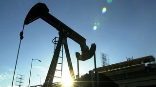 Producción de petróleo de la OPEP sube en julio por frágil repunte en Libia