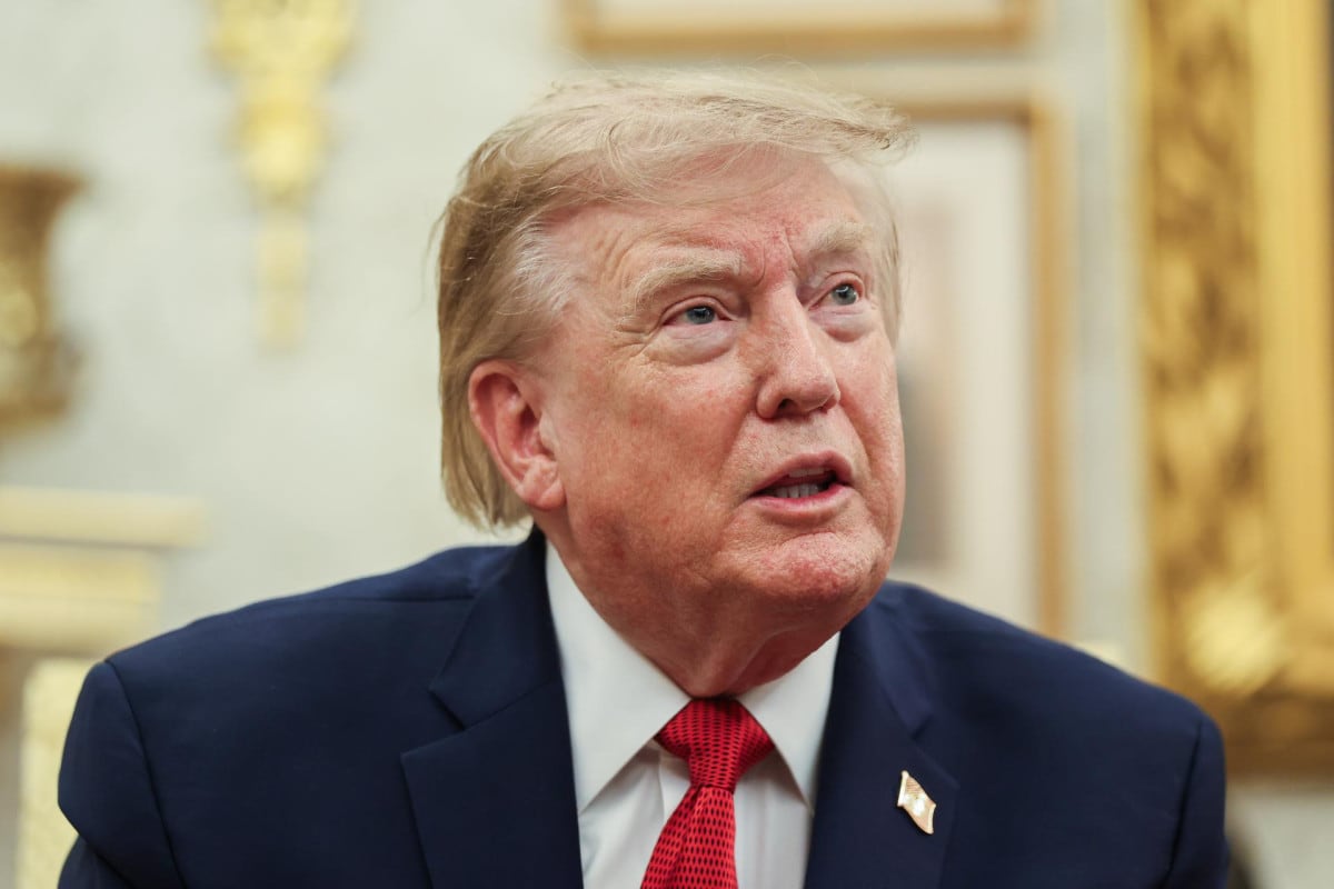 Trump alega que los aranceles se aplicarán a todos los automóviles, camiones y piezas. Foto: EFE/EPA/Samuel Corum / POOL
