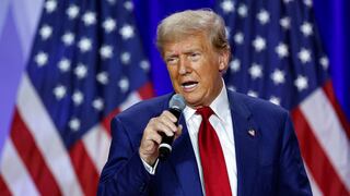 Trump amenaza con un año de cárcel a quienes quemen la bandera estadounidense