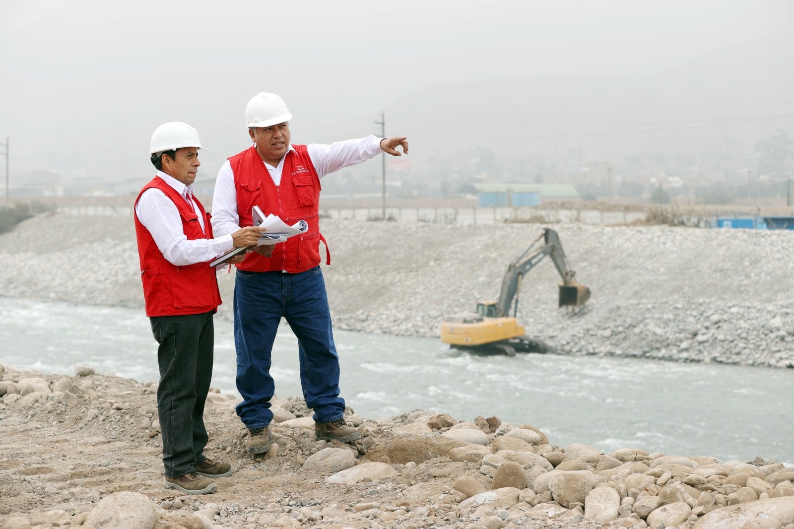 Contraloría supervisa obras de descolmatación de ríos. Foro GGR