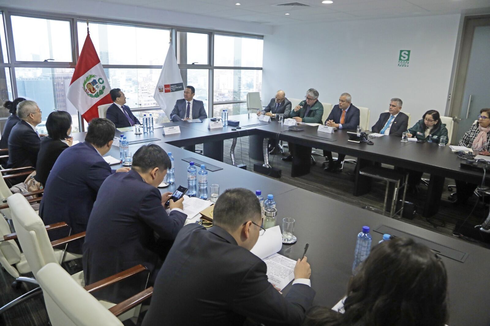 Ambos funcionarios destacaron el interés y la importancia de la cooperación en agricultura y la apertura comercial. (Foto: Midagri)