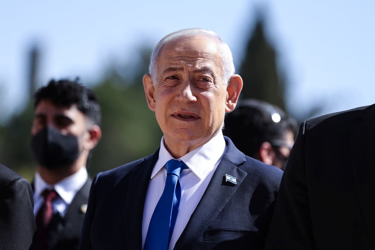 El primer ministro de Israel, Benjamin Netanyahu, asiste a una ceremonia en el Museo Conmemorativo del Holocausto Yad Vashem en Jerusalén, el 14 de abril de 2026. (Ilia YEFIMOVICH / AFP)