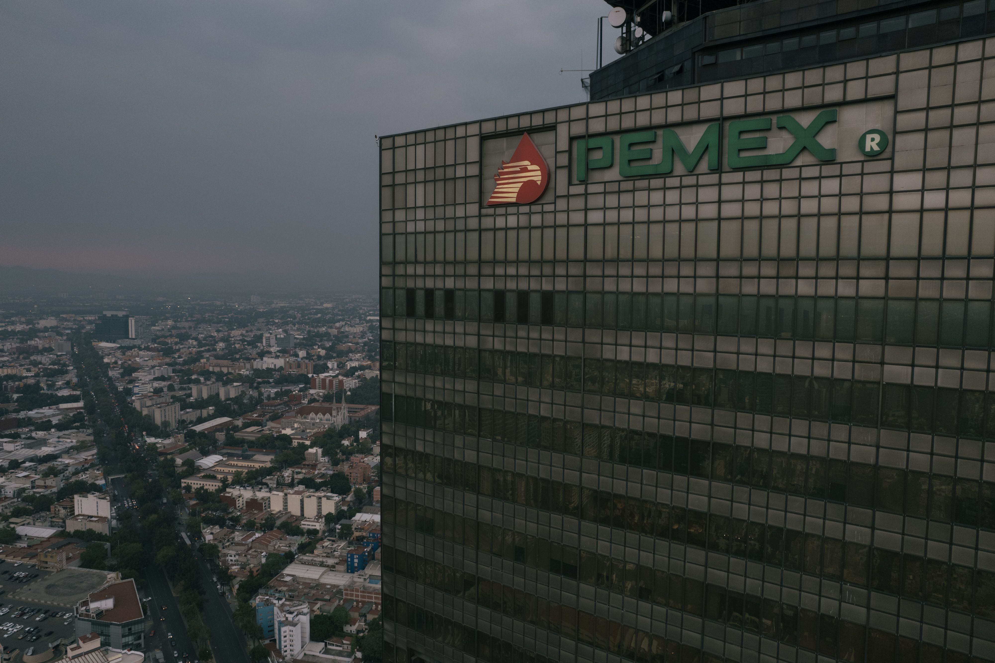 Sede de Petróleos Mexicanos (Pemex) en la Ciudad de México, México, el jueves 4 de mayo de 2023. El gobierno mexicano no está considerando actualmente otorgarle a la petrolera estatal Petróleos Mexicanos una inyección de capital este año para ayudarla a pagar la deuda futura.