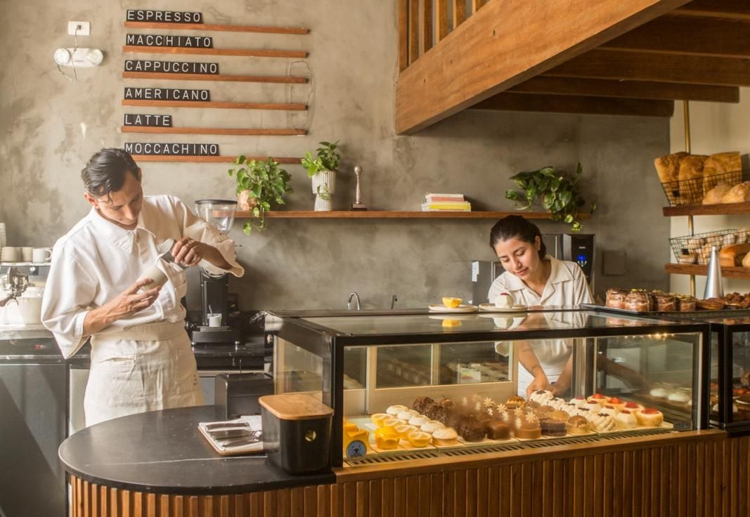 El lanzamiento de ‘A mini’ marca un giro estratégico hacia locales más ágiles, sin renunciar a la calidad. (Foto: Heroína Estudio)