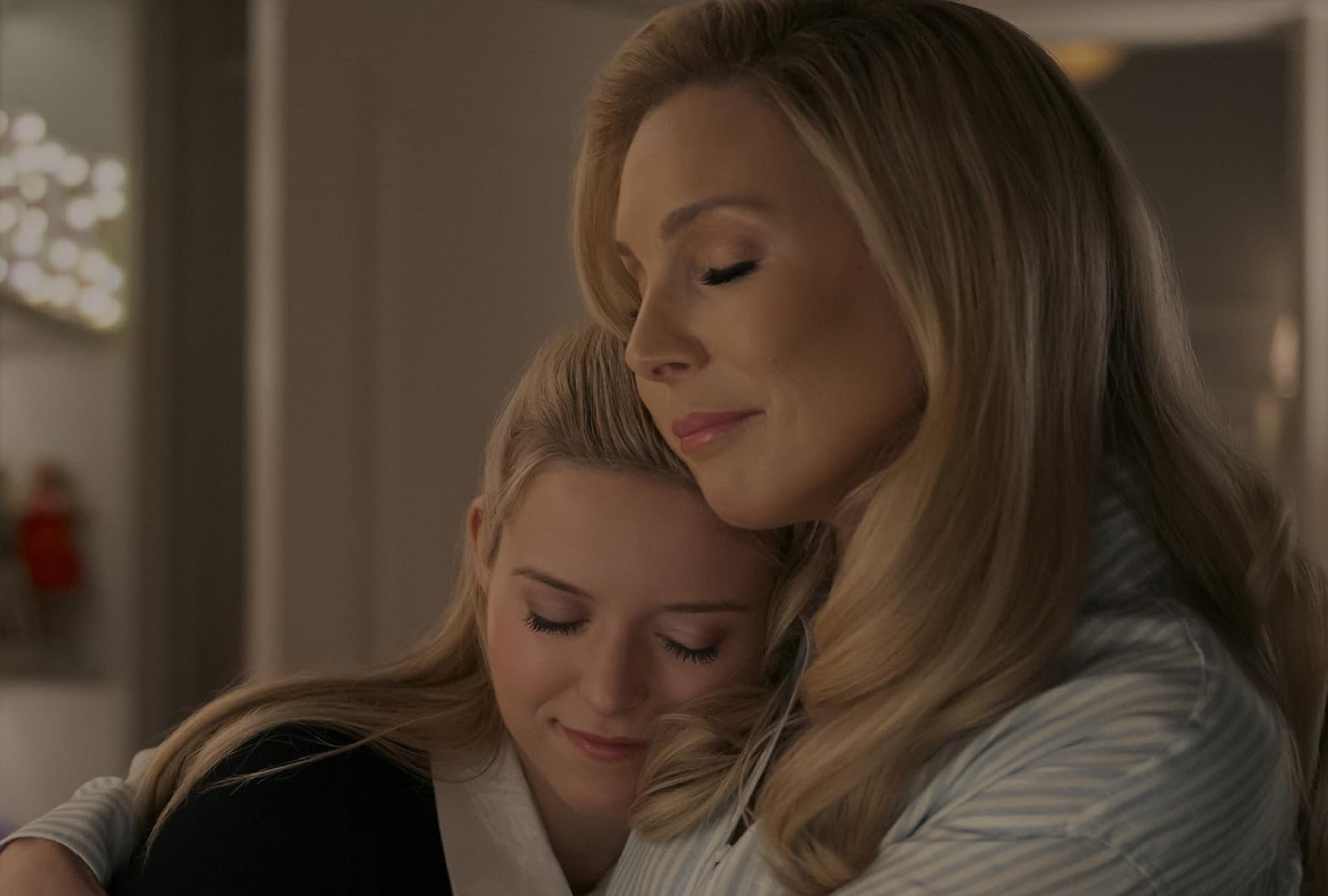 Lexi Minetree interpreta a Elle Woods y June Diane Raphael interpreta a Eva Woods en "Elle", la serie precuela de "Legalmente rubia" (Foto: Amazon Prime Video)