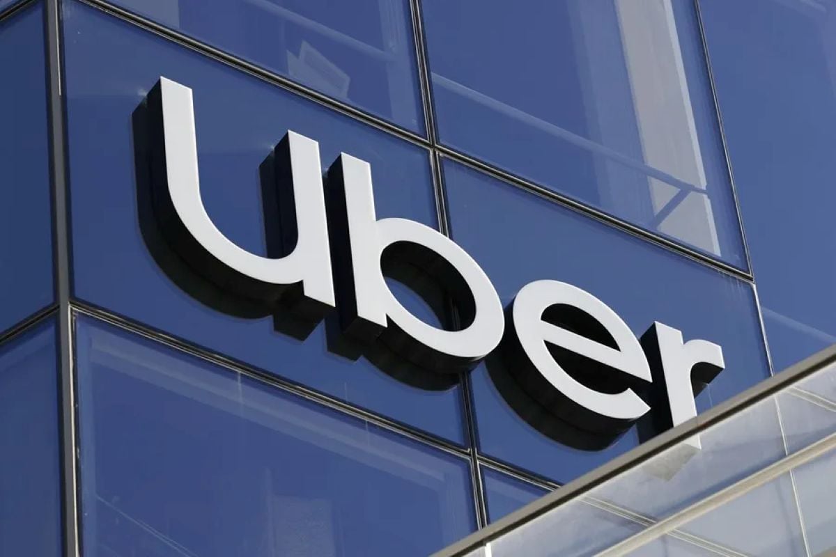 Uber deberá asumir una indemnización millonaria tras la muerte de una joven de 23 años en una autopista de California. Foto: EFE.