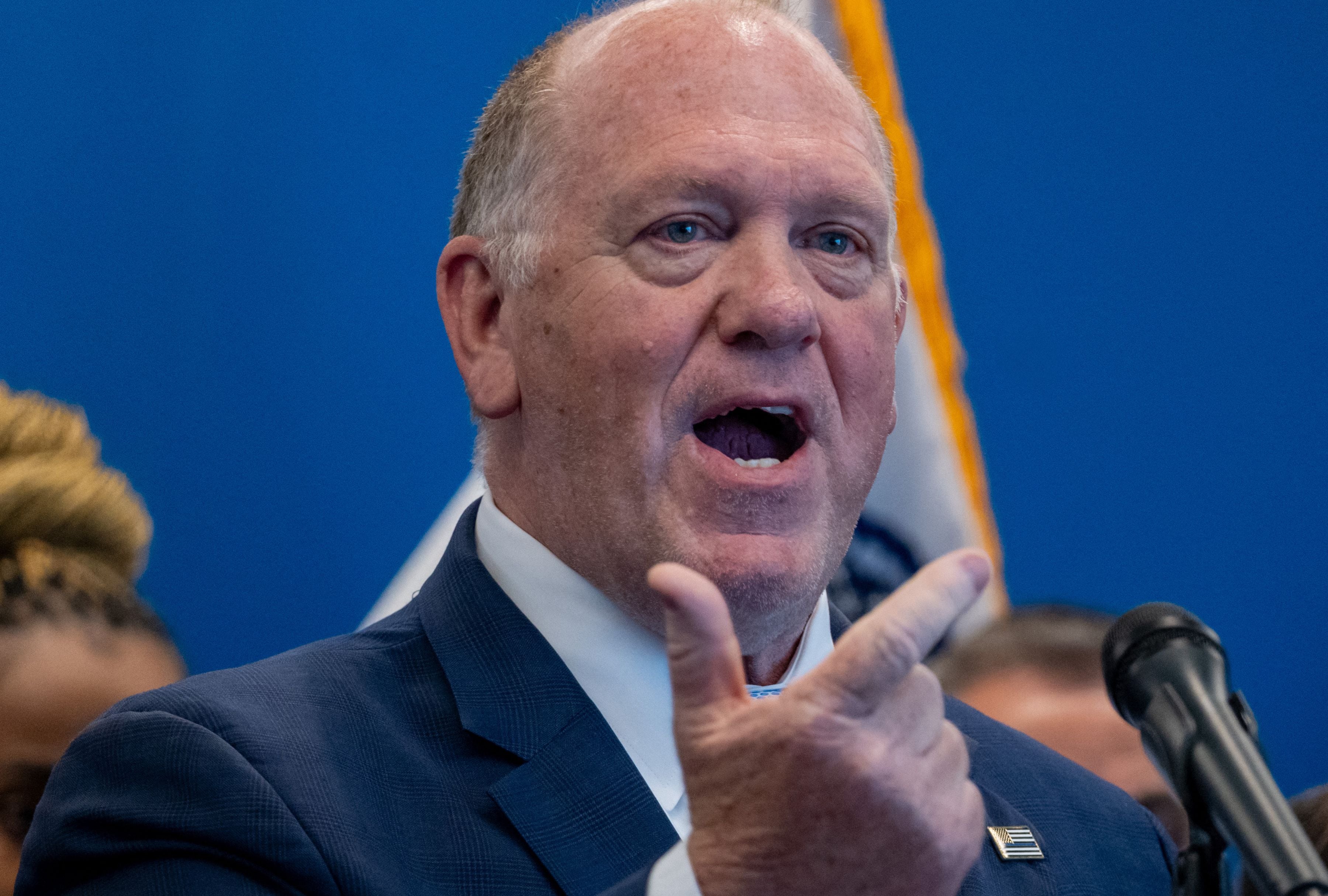 El zar fronterizo Tom Homan en una conferencia de prensa en Nueva York luego del tiroteo del fin de semana de un oficial de Aduanas y Protección Fronteriza fuera de servicio por parte de un migrante ilegal en la Gran Manzana. (Foto: SPENCER PLATT / GETTY IMAGES NORTH AMERICA / Getty Images via AFP)