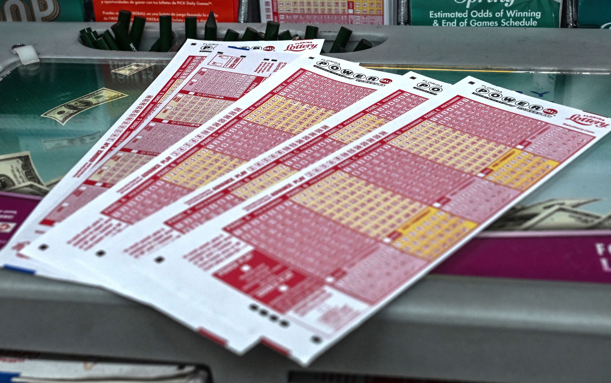 Las fechas de caducidad de los boletos del Powerball suelen variar entre 90 días y un año, dependiendo de la jurisdicción de venta. (Foto: Giorgio Viera / AFP)