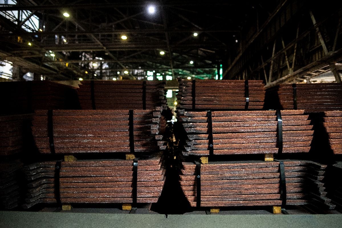 Placas de ánodo de cobre listas para su envío en la planta de procesamiento de Codelco en El Teniente.