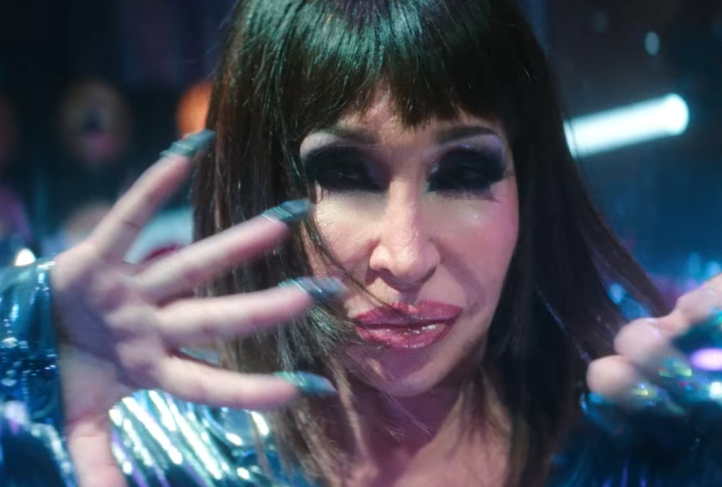 Moria Casán aparece como narradora y presentadora de la serie argentina "Moria" (Foto: About Entertainment / Netflix)
