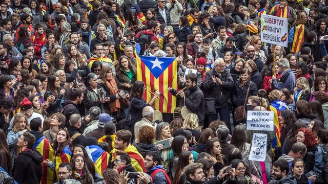 Economía española pagará el coste si continúa la crisis catalana