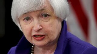 Yellen: Fed debe ser cauta sobre tasas de interés ante posible Brexit y freno de empleo en EE.UU.