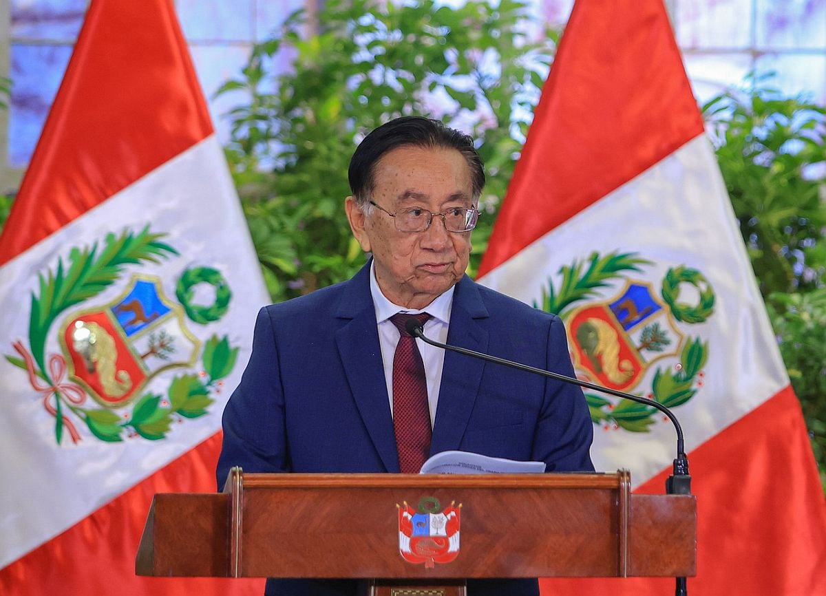 Mandatario dijo que “la juventud ya no quiere políticos improvisados como nosotros”. (Foto: Presidencia)