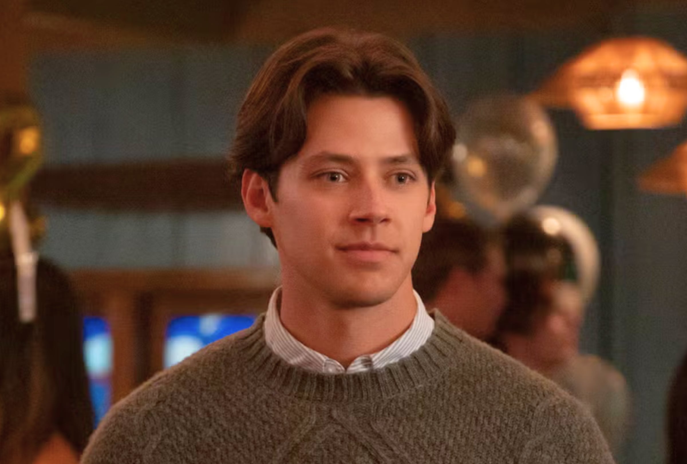 Matt Cornett como Sam Florek en una escena de la serie "Every Year After" (Foto: Amazon MGM Studios / Reunion Pacific Entertainment)