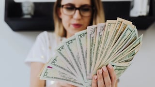 Qué son las escaleras y casi escaleras en los billetes de dólar