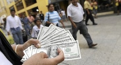 BCP proyecta caída del dólar a S/ 3.45 en 2026, ¿qué haría más dramático el bajón?