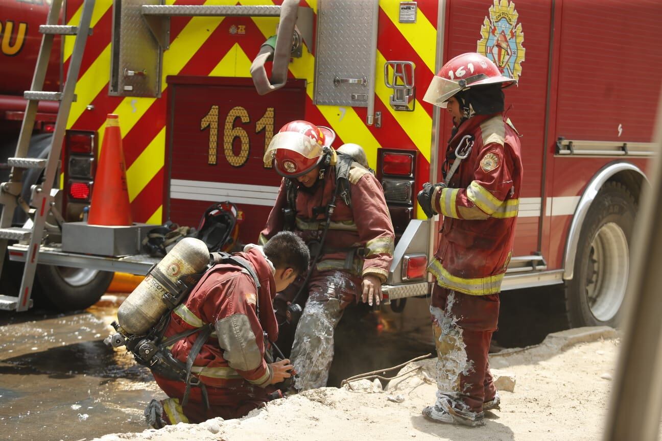 Los trabajadores advirtieron que, de no cumplirse sus demandas, continuarán con la medida de fuerza hasta obtener una respuesta favorable. Foto: Joseph Ángeles/GEC