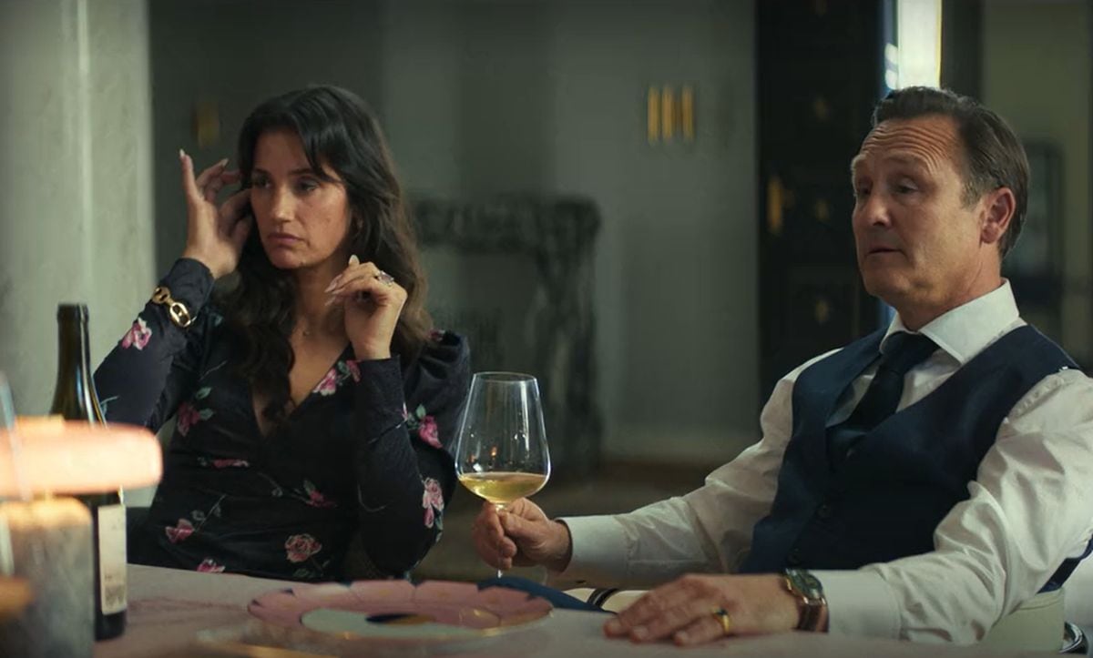 La pareja que contrató a la joven desaparecida parece ocultar algo (Foto: Uma Film)